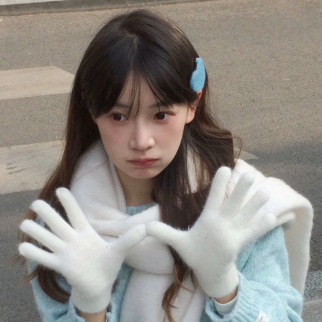 《某剧组被曝虐待群演，盒饭馊臭还拖欠工资》配图