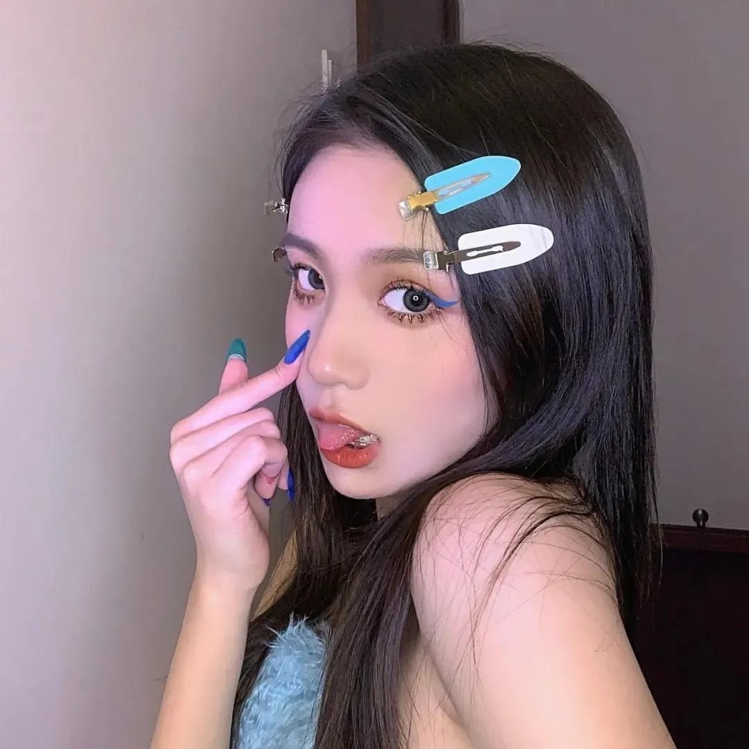 《某导演被曝潜规则女演员，聊天记录露骨》配图