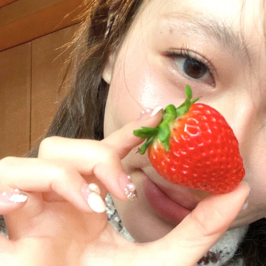 《选秀节目选手被曝私联粉丝，收奢侈品礼物》配图
