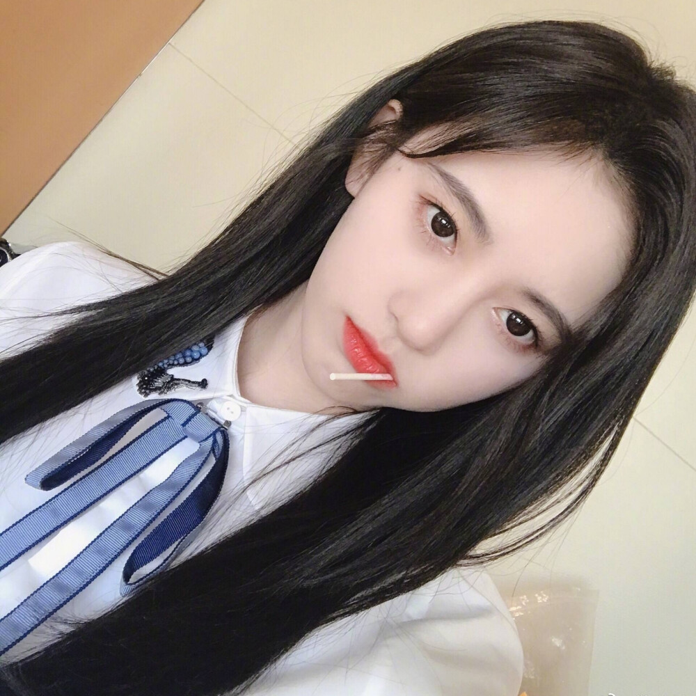 《某女网红被曝同时交往四位榜一大哥，时间管理惊人》配图